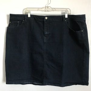 Dark denim mini skirt with spandex